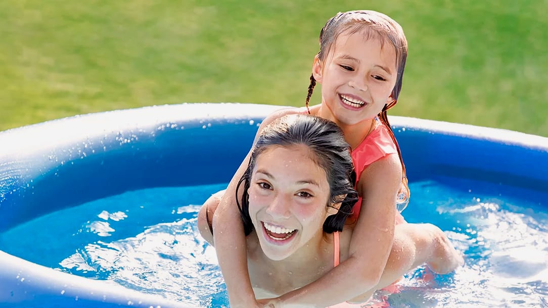 How to choose the right inflatable pool for your backyard