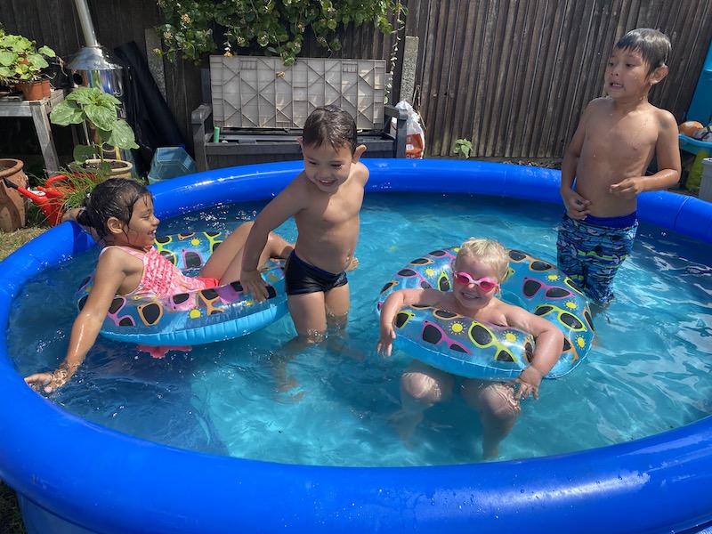 Inflatable pool versus outdoor barbecues: Which offers better summer fun?