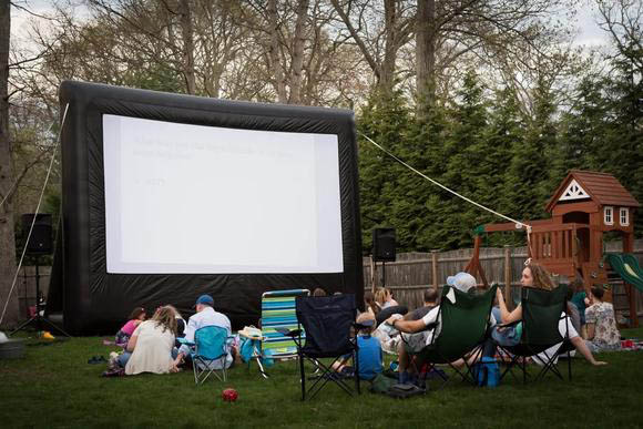 Inflatable pool versus outdoor cinemas: Which offers a better movie experience?