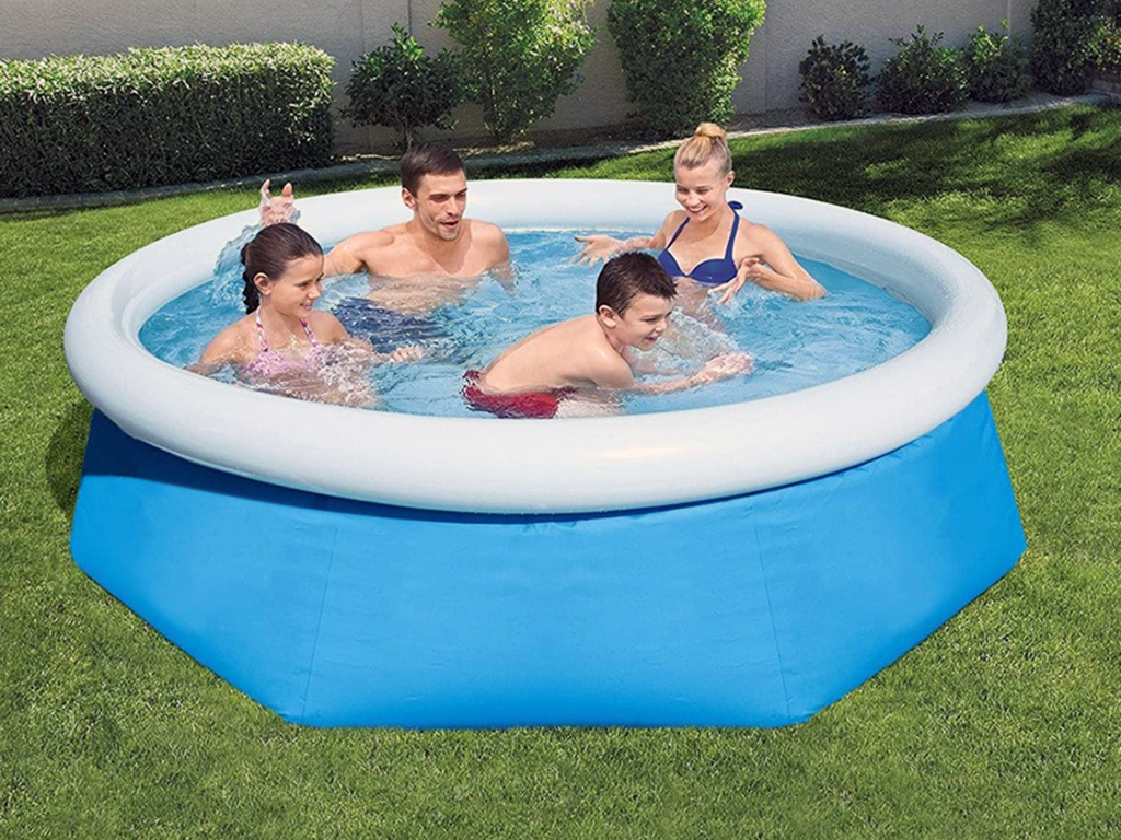 Inflatable pool vs. traditional pool: Which is right for you?