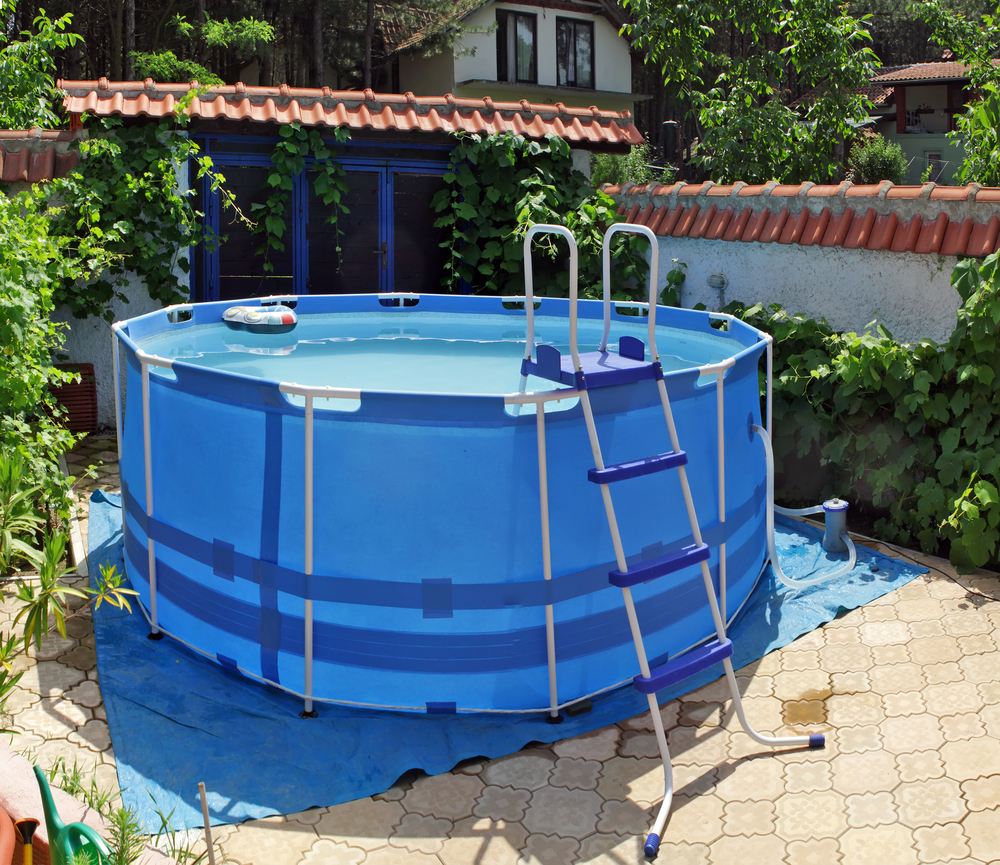 Inflatable Pools vs. Traditional Pools: Pros and Cons