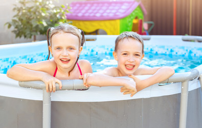 Inflatable Pools vs. Traditional Pools: Pros and Cons