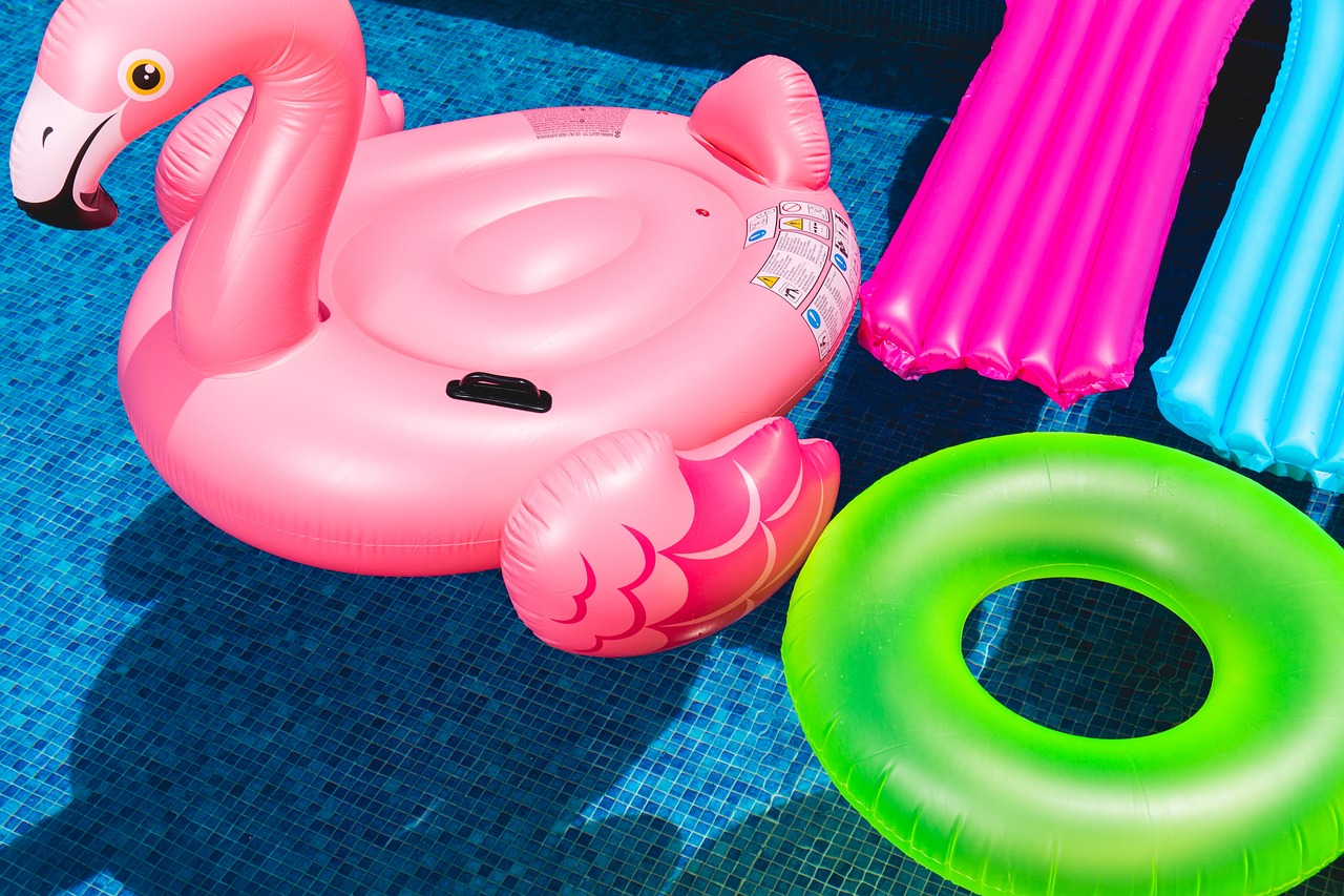 10 Best Inflatable Pool Options For Your Backyard